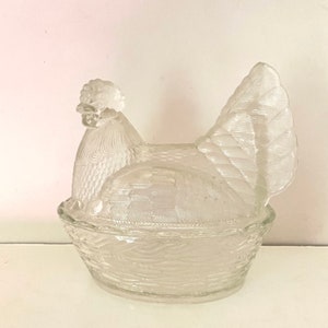 Bonbonnière en verre zoomorphe , poule en verre