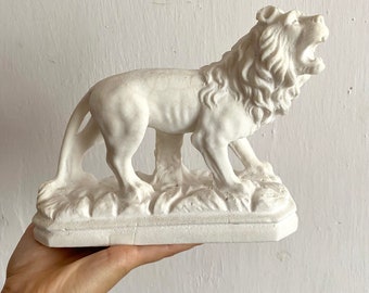 Roaring lion stone statue, 70s-80s