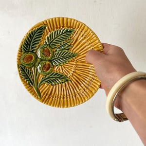 Sottopiatto Vallauris France, sottopiatto decoro castagna, maiolica francese
