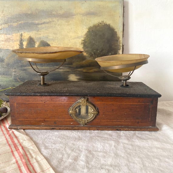 Antique Tobacco Scale Made of Wood and Brass, With Horn Trays