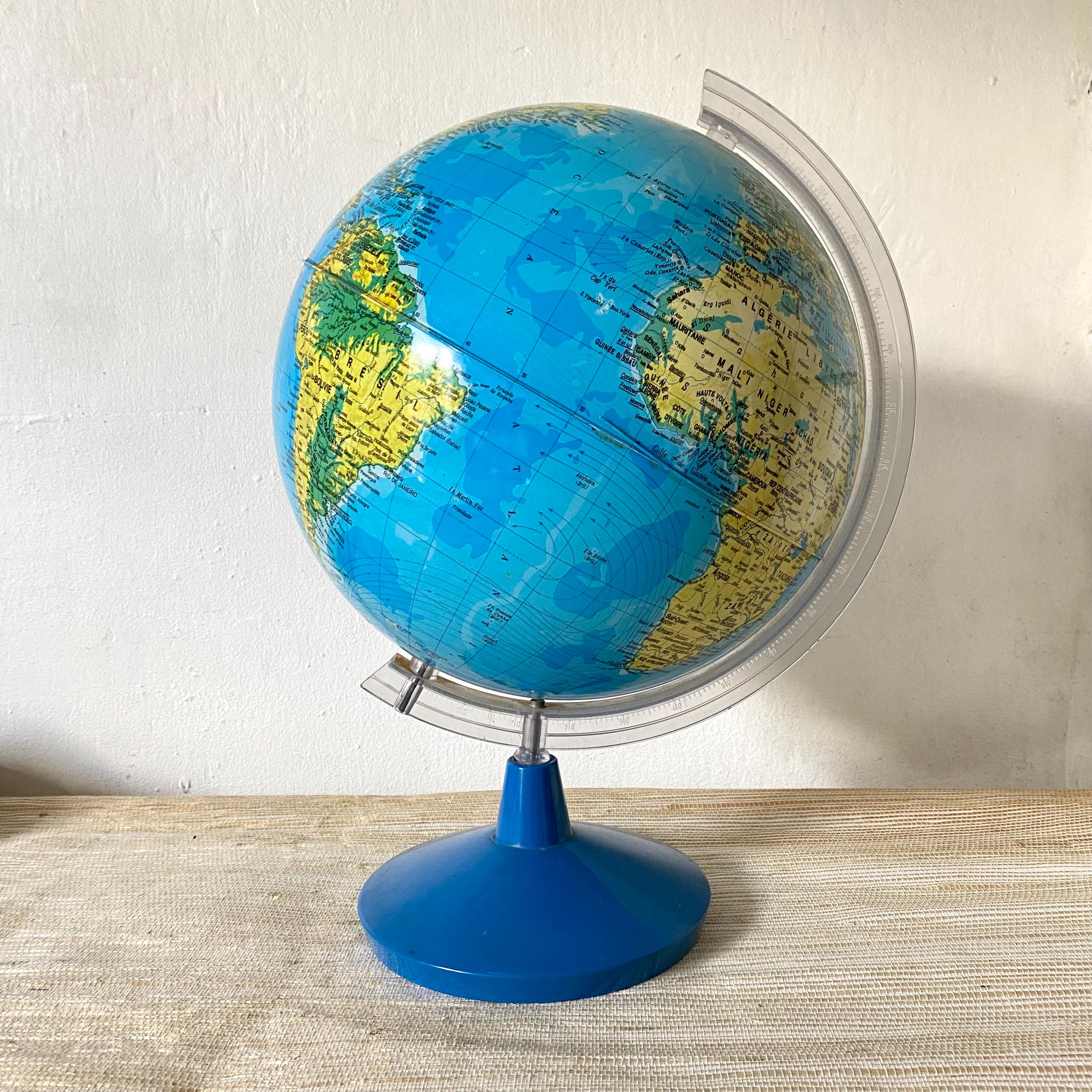 Globe terrestre ancien de C. Adami, révisé par H. Kiepert, B