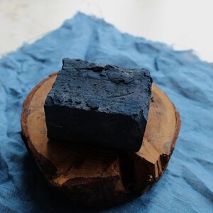 Natural indigo dye, Indigofera tinctoria pigment for plant dyeing, textiles soap watercolor making, blue