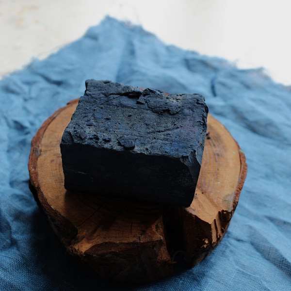 Natural indigo dye, Indigofera tinctoria pigment for plant dyeing, textiles soap watercolor making, blue