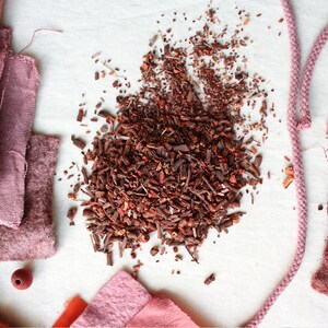Madder root (rhizome), natural red and pink plant dye, rubia tinctorum, textiles soap watercolor making