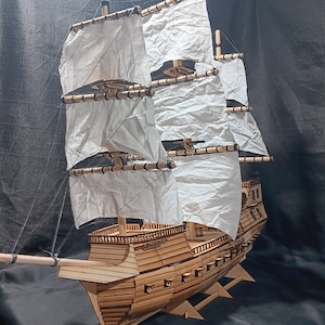 Modelli in miniatura tagliati al laser di navi a vela in scala da 28 mm per giochi da tavolo e miniature SVG, DXF, AI, LBRN2 Download digitale