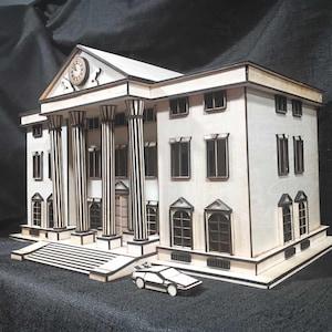 ツインパインズ裁判所 1:72 スケール レーザーカット プラン | ミニタイムマシン付き 28 mm スケールの建物モデル | SVG ファイルと説明書 15 枚のシートを使用