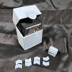 Jeu de cartes à collectionner ultime de démarrage, impression 3D | Coffres à charnières, compteurs de durée de vie, compteurs et plus | Téléchargement numérique