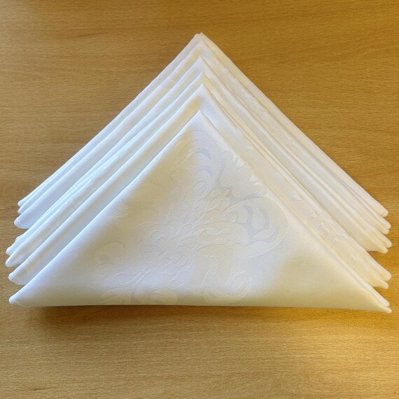 Weiß gemusterte hochwertige Servietten 40 cm x 40 cm ( 6 Servietten in einer Packung)
