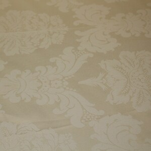 Kensington, Buttermilch, Brokatstoff, 100% Polyesterstoff, 280cm Rolle Breite, Versandkostenfrei