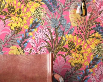 NEWROOM Wallpaper Pink Carta da parati non tessuta Jungle - Jungle Wallpaper Floral Yellow Blue Flowers Leaves Floral Wallpaper Tropical Pattern Wallpaper