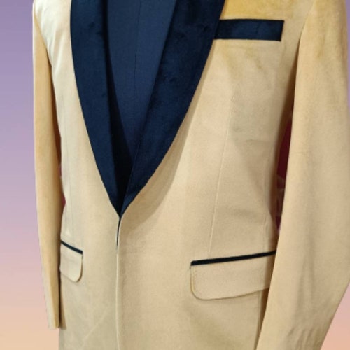 Men golden velvet jacket. handmade luxury velvet prom shops suits party wear bespoke and groom wear suits. jacket blazar.