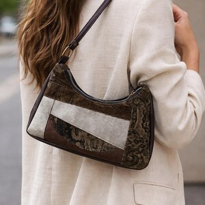 Kleine Underarm Bag im Patchwork-Stil – Handgemachte Mini Schultertasche – 90s Inspired Fashion Bag – Unikat