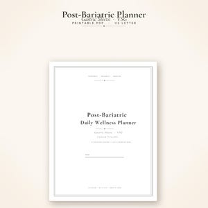 Könnte beinhalten: Eine weiße, druckbare Seite für einen täglichen Wellness-Planer nach einer bariatrischen Operation mit schwarzem Text. Die Kopfzeile lautet Post-Bariatric Planner, Gastric Sleeve, VSG, Printable PDF, US Letter. Der Text enthält den Titel und eine Namenszeile.