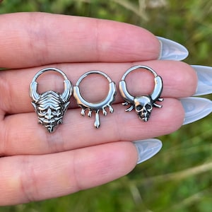 Hinged Septum Clicker: Stainless Steel Nose Ring, Gothic Punk Style, 16G 10mm