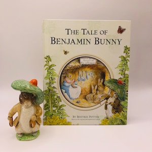 Excellent Beatrix Potter Benjamin Bunny Beswick, England, Porcelain Figurine with Book