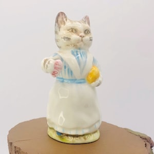 Excelente Beatrix Potter - Tabitha Twitchett Beswick Inglaterra, Estatueta de Porcelana.