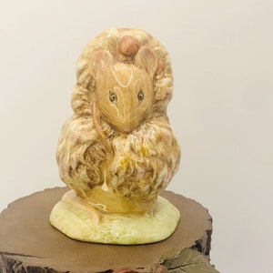 Excellent Beatrix Potter Thomasina Tittlemouse, Royal Albert, England, Porcelain Figurine
