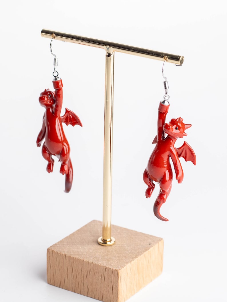 ドラゴンイヤリング、ファンタジーダングルジュエリー、ゴシックフェアリーコアアクセサリー I レッド