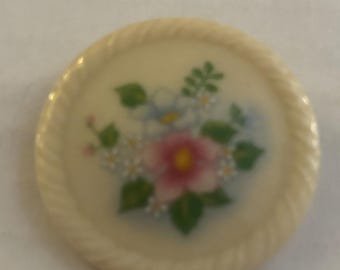 Vintage Avon porcelain flower brooch 1984