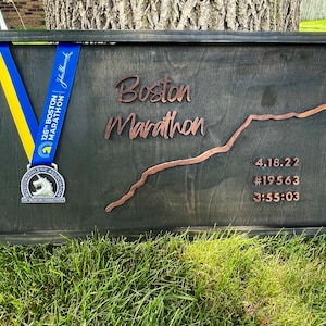 Custom Race Route Medal Display, Marathon Medal Display, Gift for Runner, Bib Number, Finish Time