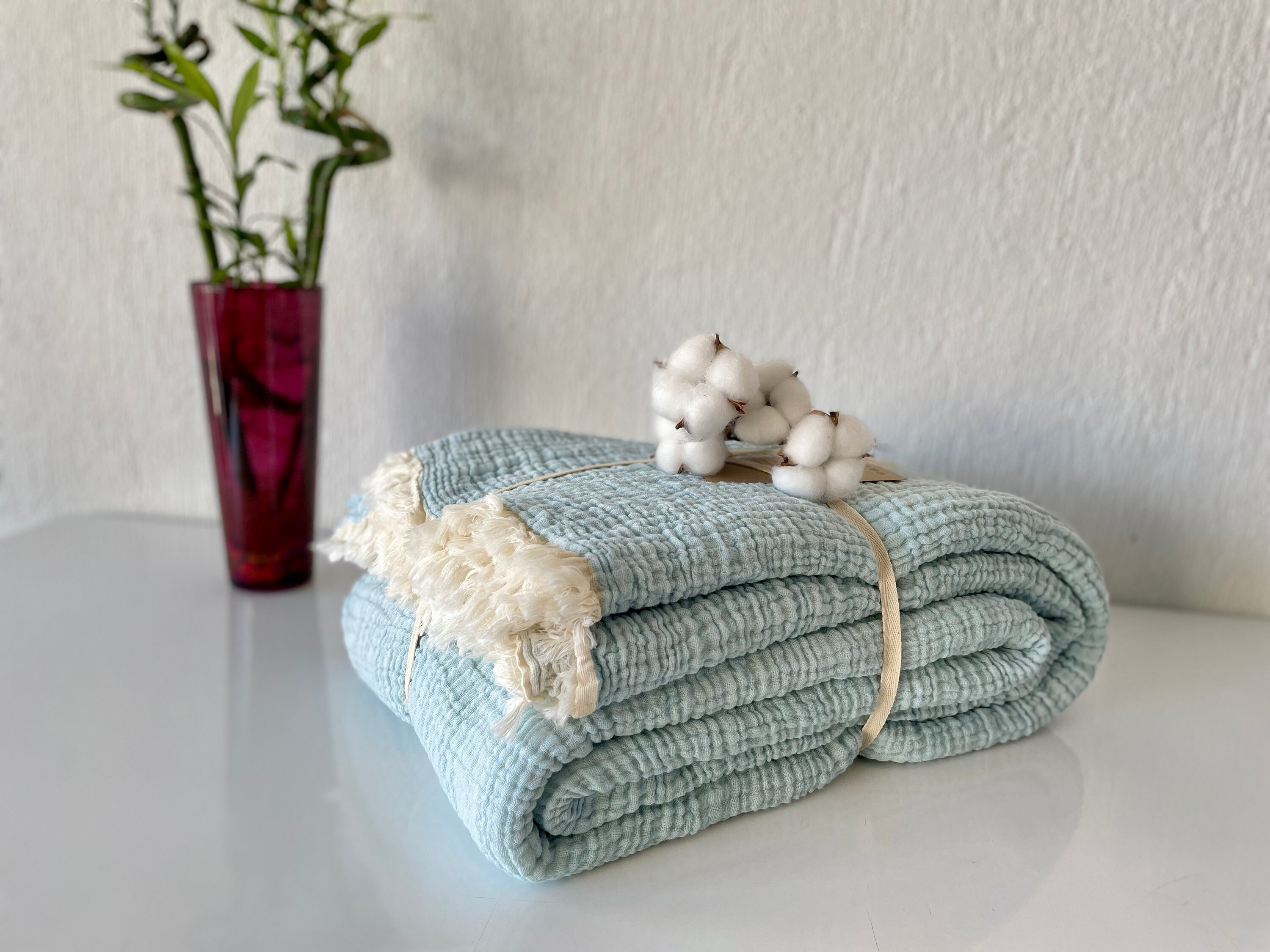 Coperta Neonato In Mussola 4 Strati TILLYOU 75x100 Cm, 100% Cotone, Morbida E Traspirante - Motivo Fiori Blu, Regalo Nascita
