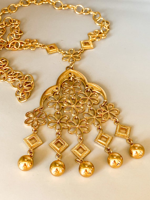 Vintage Trifari Gold Tone Filigree Dangle Pendant… - image 3