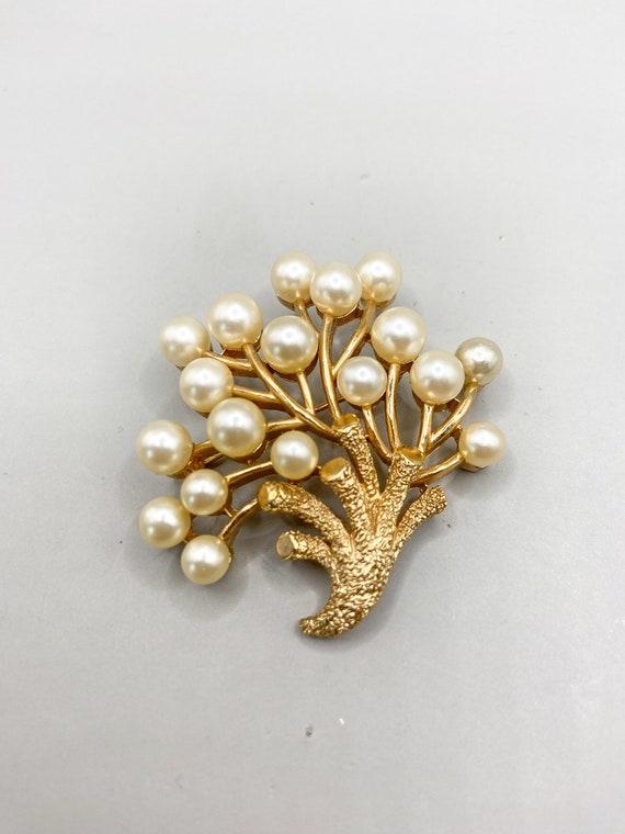 Vintage Trifari Gold Tone Faux Pearl Tree Brooch