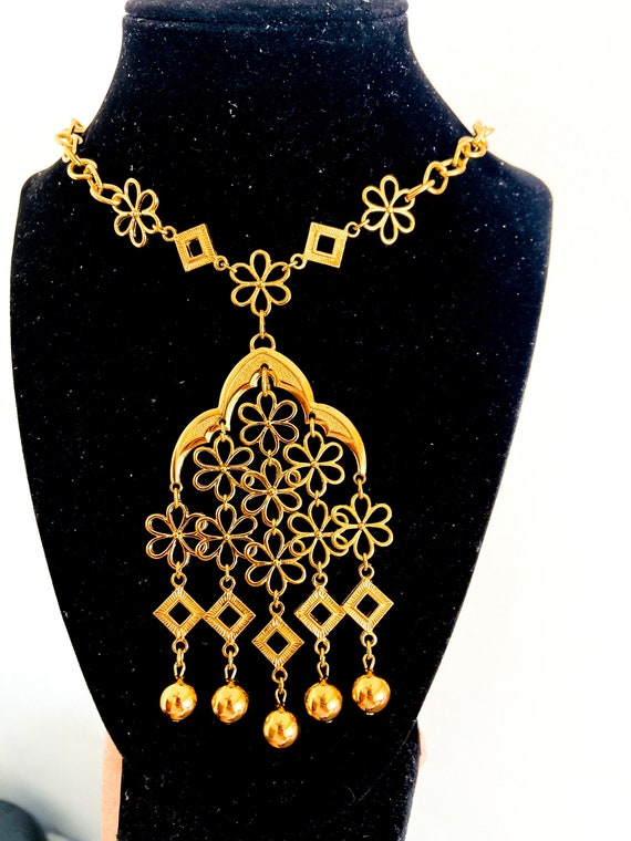 Vintage Trifari Gold Tone Filigree Dangle Pendant… - image 1