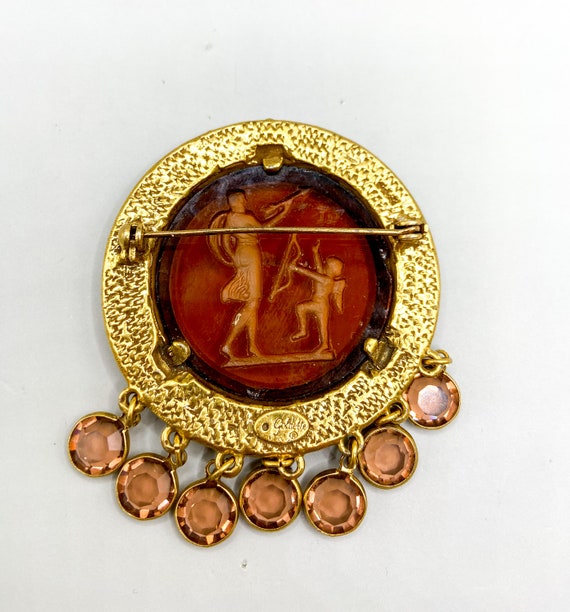 Vintage Goldette Gold Tone Intaglio Glass Brooch … - image 3