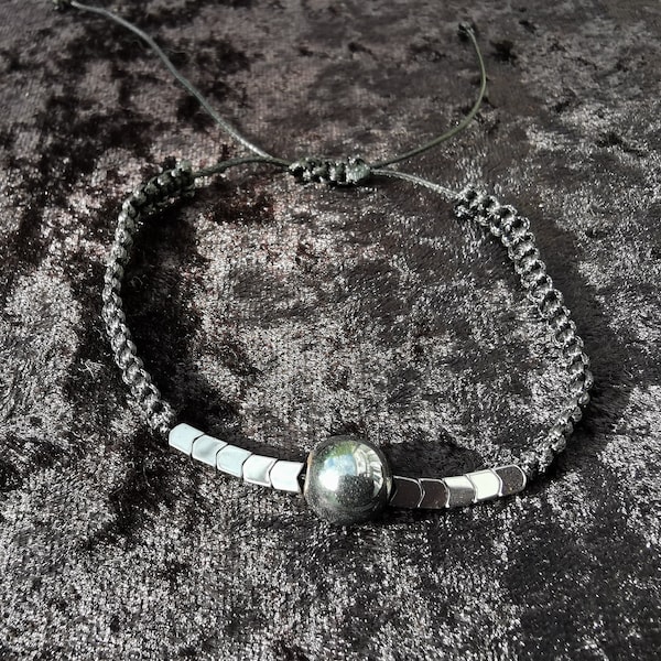 Bracelet en micro macramé et hématites