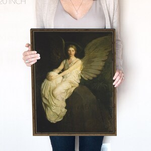 Engel afdrukken | Donker vintage olieverfschilderij | Engel zittend op rots met witte vleugels | Coquette kamerdecoratie | Donker en humeurig | Afdrukbaar | 489