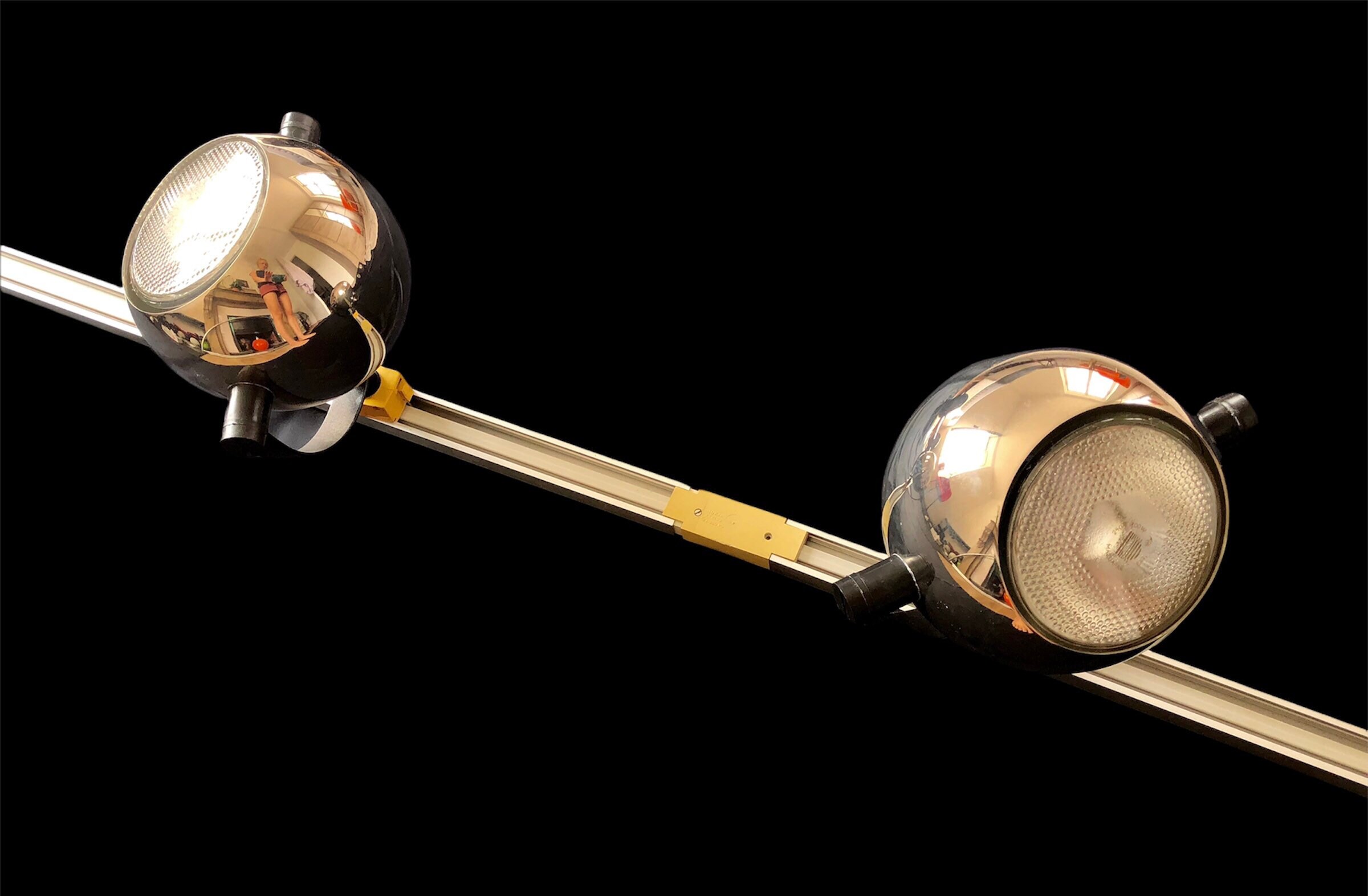 Projecteurs Eye Ball sur Une Lampe Lumineuse Vintage