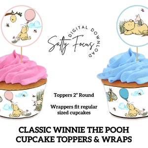 Può includere: Topper e involucri per cupcake a tema Winnie the Pooh. I topper hanno un diametro di 5 cm e raffigurano Winnie the Pooh e Piglet. Gli involucri sono progettati per adattarsi ai cupcake di dimensioni standard e presentano un motivo Winnie the Pooh.