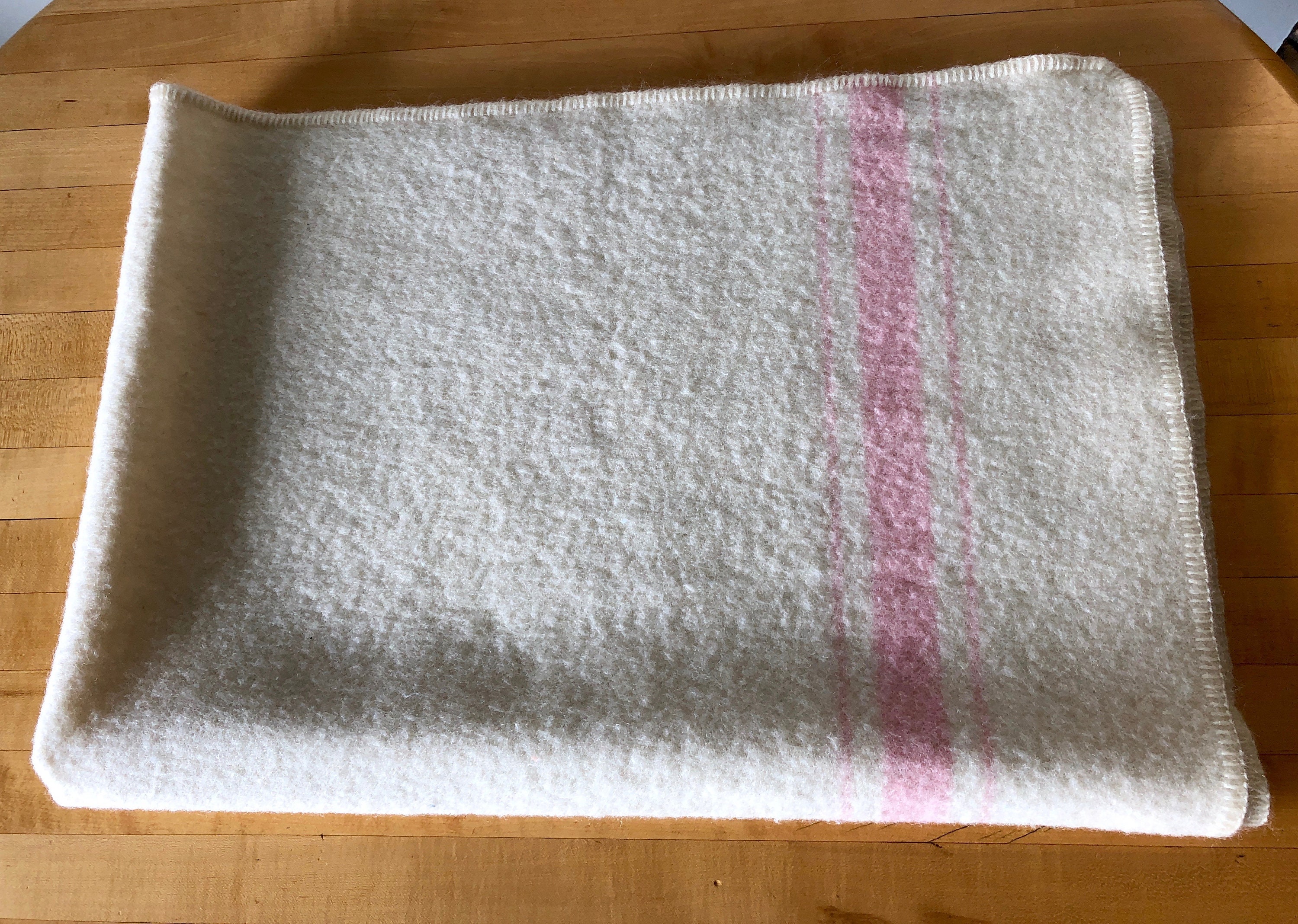 Vintage Ayers Wool Baby Blanket White and Pink Wool Blanket Etsy Canada