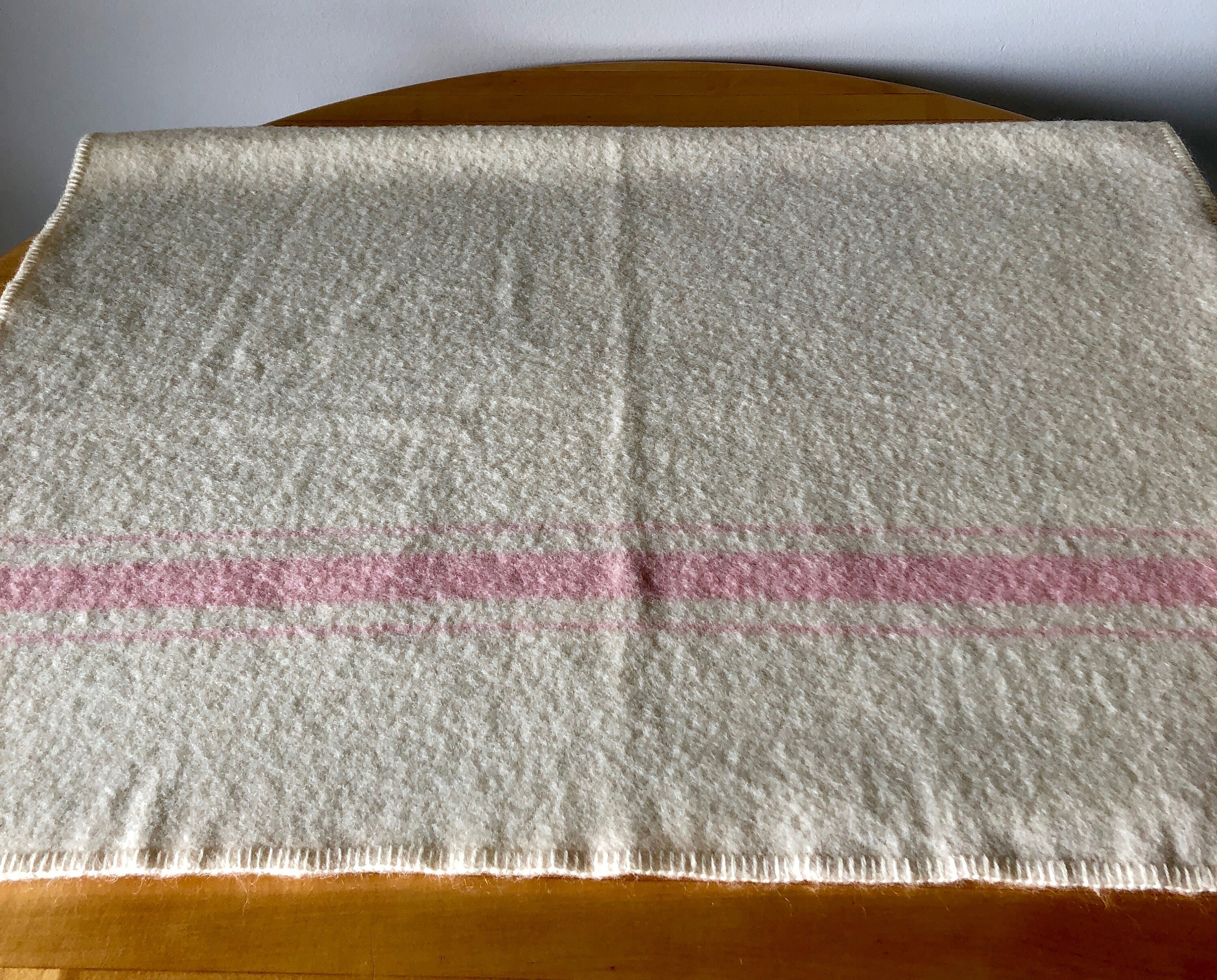 Vintage Ayers Wool Baby Blanket White and Pink Wool Blanket Etsy Canada