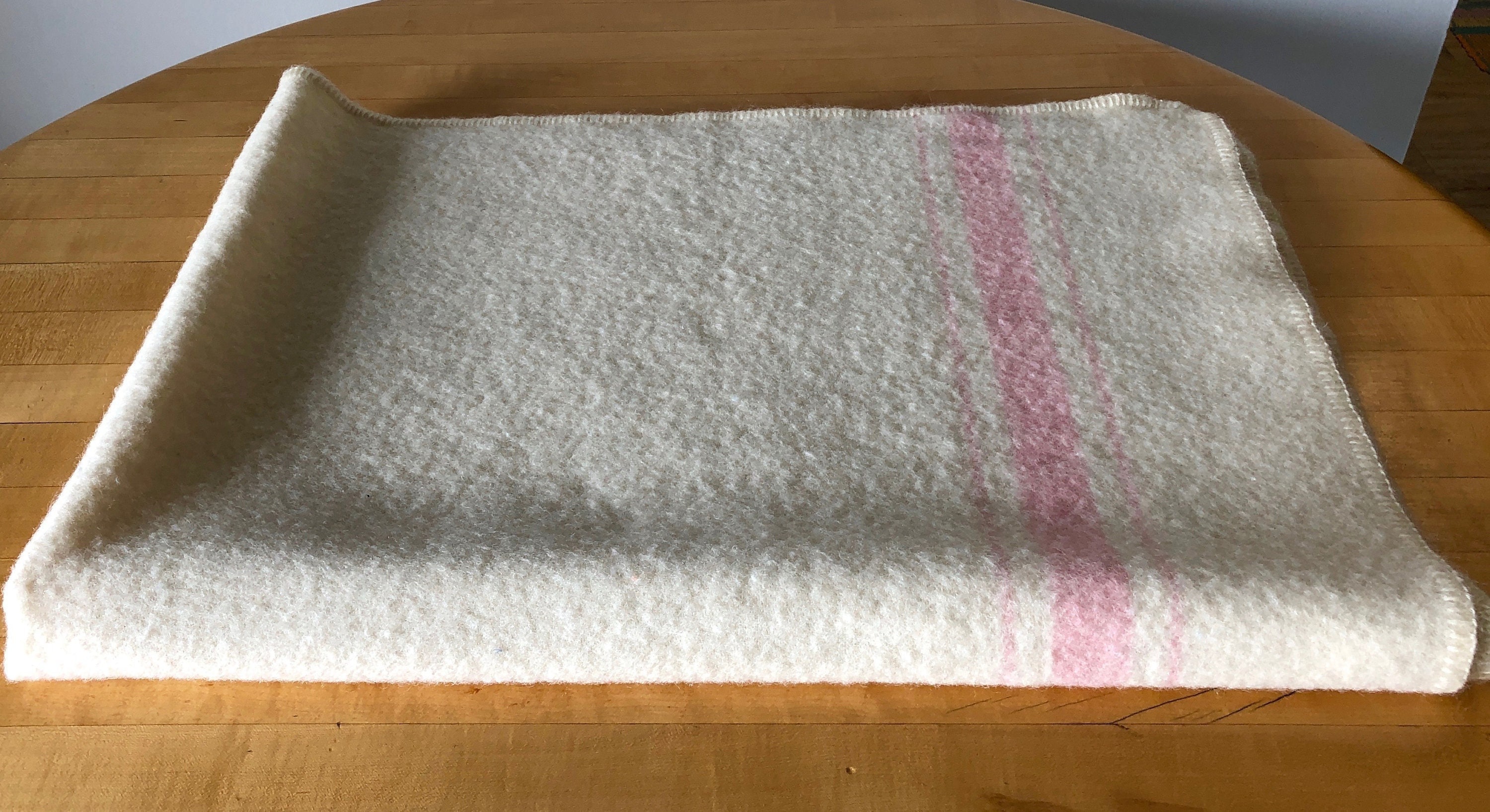 Vintage Ayers Wool Baby Blanket White and Pink Wool Blanket Etsy Canada