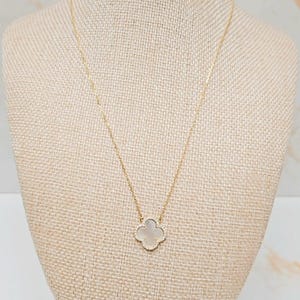 Single Motif Genuine Mother of Pearl Clover with Halo Diamante Gold Necklace, 925 Silver, 18K Gold Plated, Gifts For Her, Birthday Gifts