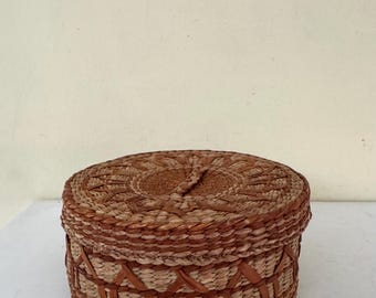 Finely woven lidded sweet grass basket, 4.75”