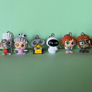 Pixar - Llaveros en puerta de Disney