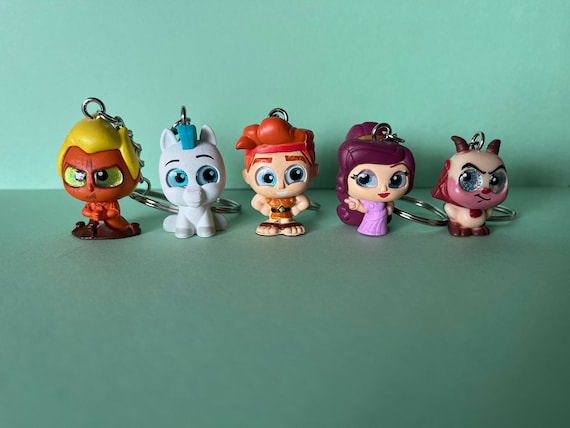 Take a Disney Doorable and make it into a keychain! If you or your kid