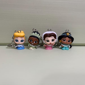 Winter Princesses - Disney Doorable Keychains