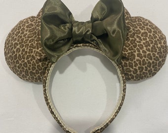 Animal print Double Bow Minnie Mouse ears, Disney ears, Disney headband, Green Minnie ears, Minnie Mouse headband, Animal Kingdom cheetah