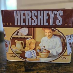 Vintage Hershey Recipe Box with Dividers and Cards