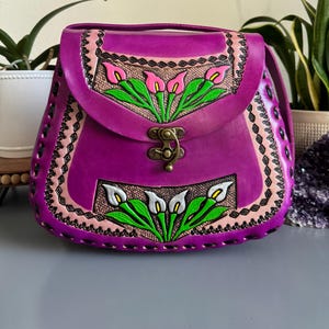 Hand-Tooled Leather Peace Lily Purse: Embossed Floral Handbag