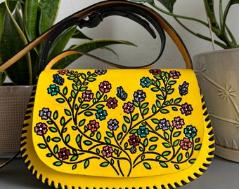 Leather Hand-Tooled Crossbody Handbag, Embossed Mexican Leather Purse, Bolsa de Piel Mexicana, Bolsa Artesanal, Handstitched Leather Bag