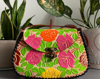 Sac à main floral mexicain en cuir repoussé à la main, sac à main motif fleurs des années 90 fait main, sac artisanal