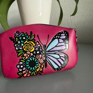 Bracelet floral en cuir repoussé à la main, cuir mexicain véritable, fabriqué au Mexique selon la technique Cincelada. Bolsa de Piel