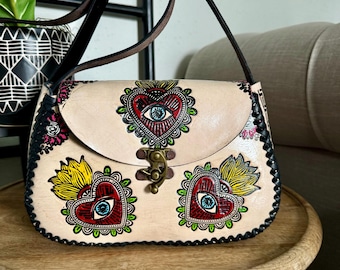 Sac à main floral en cuir repoussé à la main : sac à main mexicain en relief