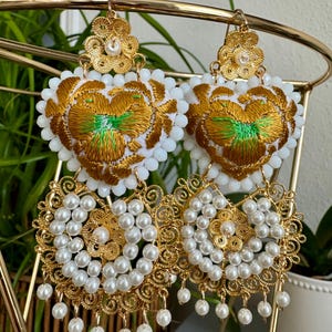 Aretes de corazón bordados, aretes tradicionales mexicanos, aretes de filigrana, artesanía mexicana filigrana