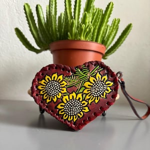 Porte-monnaie pour petite fille / Porte-monnaie à fleurs en cuir mexicain gaufré repoussé à la main / Sac en cuir Niñas fait main / Peint à la main / Artisanat